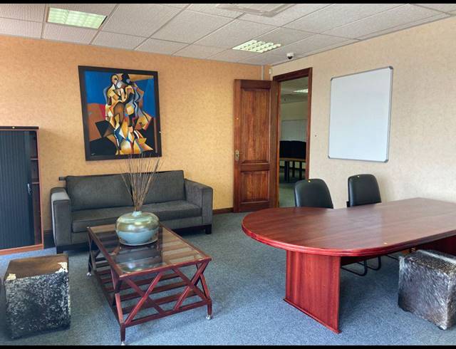 3,247M² OFFICE TO LET IN ERAND GARDENS